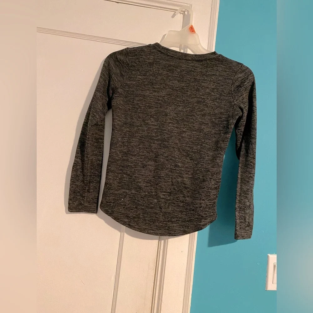 •LOVE CHAR SPORT long sleeve shirt for women size S color gray like new - Picture 7 of 8